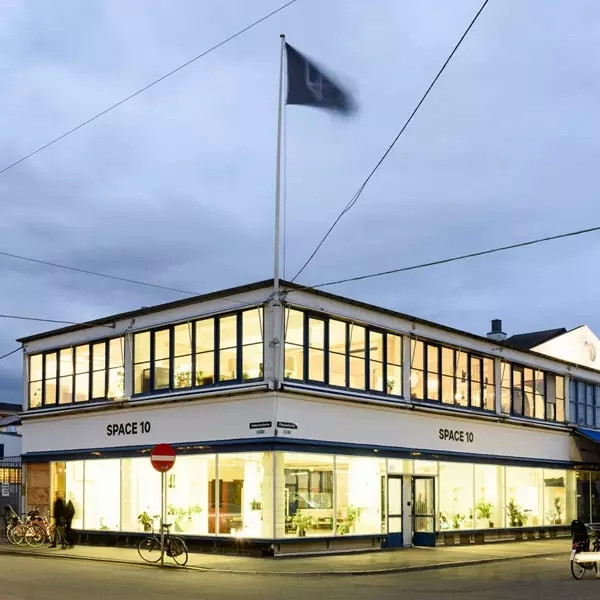 宜家與創意機構合作 展覽結合智能設備的極簡家具(圖2)