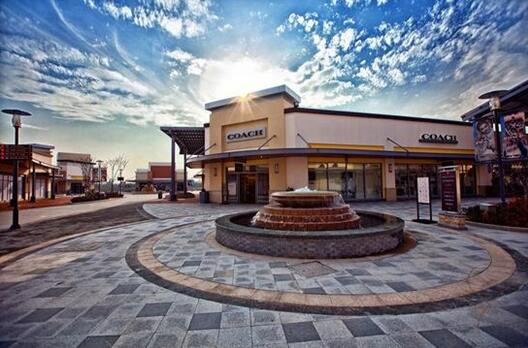 碧桂園·世紀(jì)城邦城市展廳開放在即，下一個(gè)休閑(圖1)