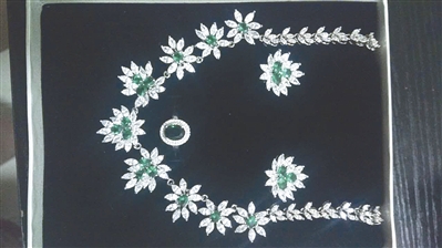 展會(huì)購(gòu)物一定謹(jǐn)慎 展會(huì)買珠寶難維權(quán)(圖2) 中外有別的“天然水晶”