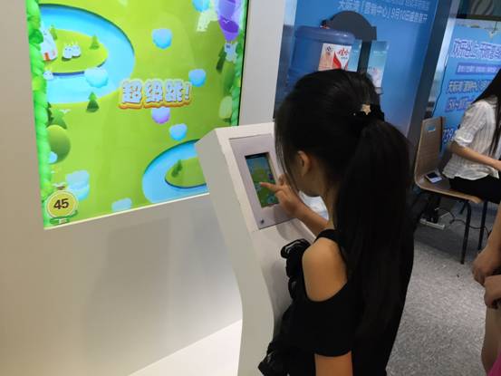 天際灣外展場火爆開放 華僑城實力演繹創(chuàng)新營銷模式 (圖4)