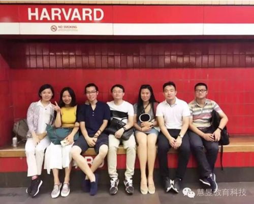 神秘機器人現身常青藤院校和東盟展(圖1) 神秘機器人現身常青藤院校和東盟展(圖1)