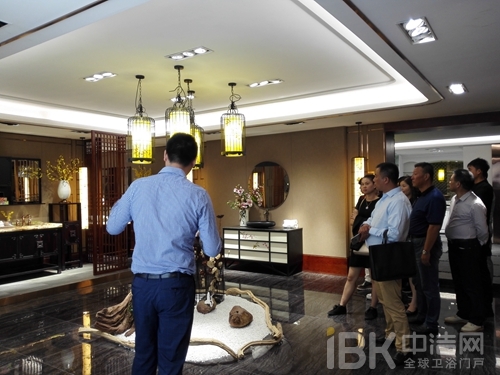 心海伽藍展廳全新亮相,迎經銷商考察團首批參觀 心海伽藍展廳全新亮相,迎經銷商考察團首批參觀