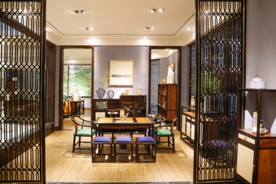 36屆名家具展14日閉幕 新中式紅木家具備受追捧(圖1) 36屆名家具展14日閉幕 新中式紅木家具備受追捧