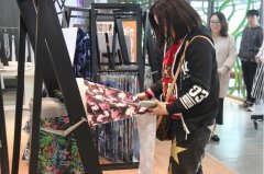 展商不滿足于接待買家:絲博會工廠展區(qū)應(yīng)運(yùn)而生