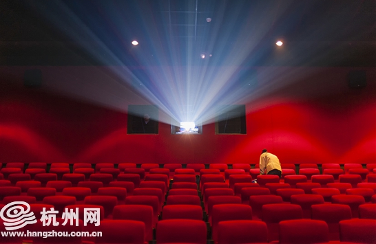 浙江省第十六屆攝影藝術展在麗水美術館隆重開幕 浙江省第十六屆攝影藝術展在麗水美術館隆重開幕