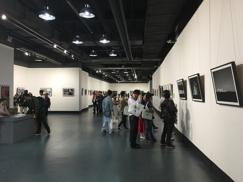 全省第十六屆攝影藝術展在我市開幕(圖1)